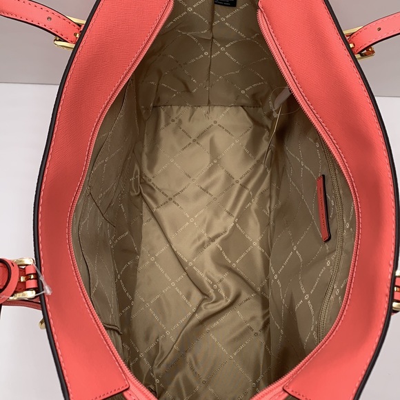 MICHAEL KORS GILLY LARGE DRAWSTRING TRAVEL TOTE GRAPEFRUIT SIGNATURE - Picture 10 of 16